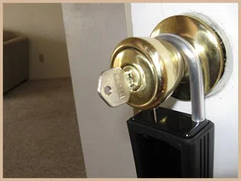Elite Locksmith Services Leawood, KS 913-257-3487 - 3-locksmith-key-service